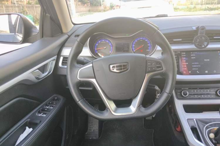Used Geely Auto Vision 2019 Upgraded Model 1.5L Manual Luxury Version China VI Standard Steering Wheel