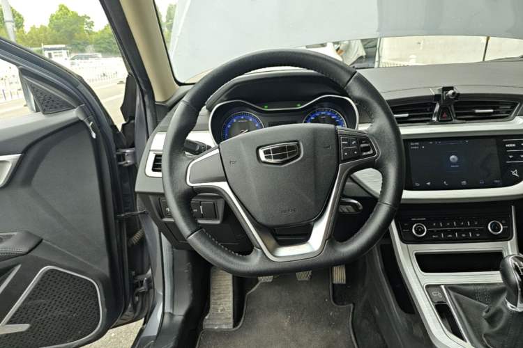 Used Geely Auto Vision 2019 Upgraded Model 1.5L Manual Luxury Version China VI Standard Steering Wheel