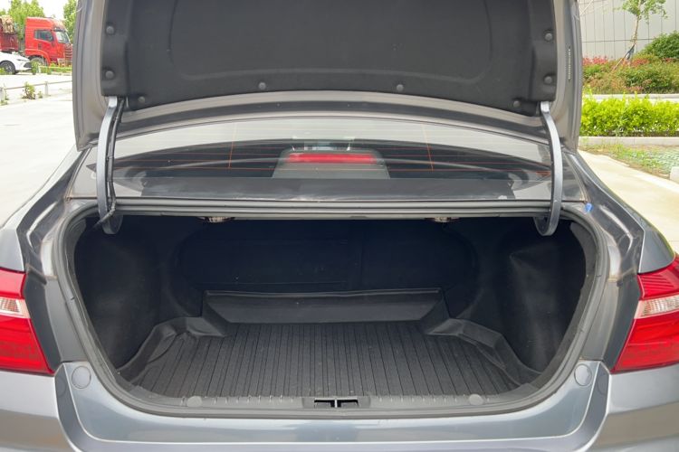 Used Geely Auto Vision 2019 Upgraded Model 1.5L Manual Luxury Version China V Standard Trunk