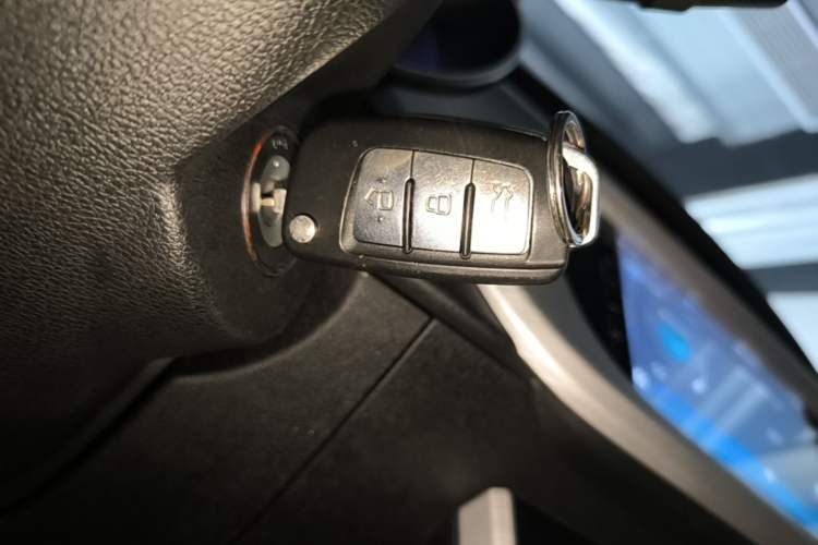 Used Geely Auto Vision 2019 Upgraded Model 1.5L Manual Luxury Version China V Standard Vehicle Key