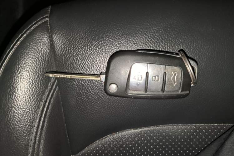 Used Geely Auto Vision 2019 Upgraded Model 1.5L Manual Luxury Version China V Standard Vehicle Key