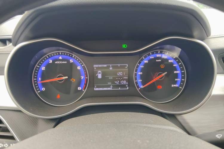 Used Geely Auto Vision 2019 Upgraded Model 1.5L Manual Luxury Version China VI Standard Instrument Cluster