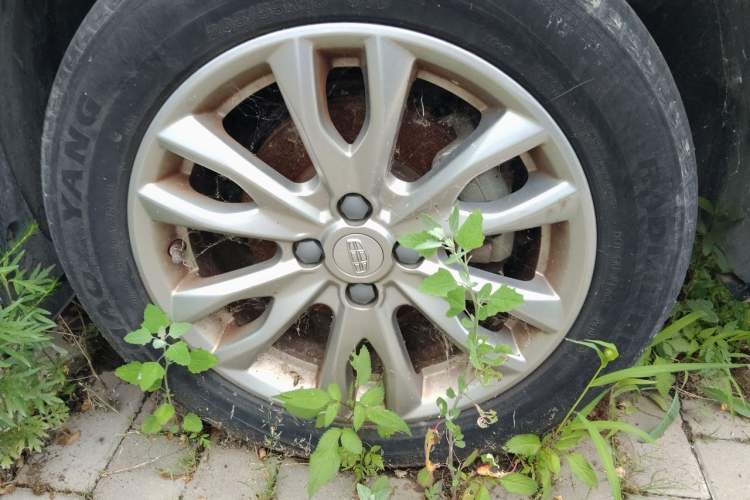 Used Geely Auto Vision 2019 Upgraded Model 1.5L Manual Luxury Version China VI Standard Right Front Wheel Hub