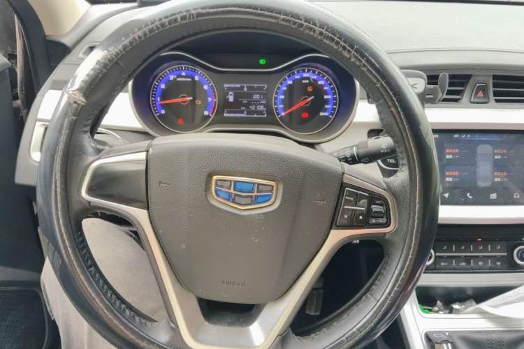 Used Geely Auto Vision 2019 Upgraded Model 1.5L Manual Luxury Version China VI Standard Steering Wheel