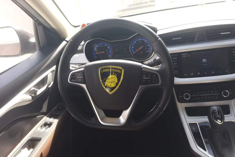 Used Geely Auto Vision 2019 Upgraded Model 1.5L CVT Luxury Version China VI Standard Steering Wheel
