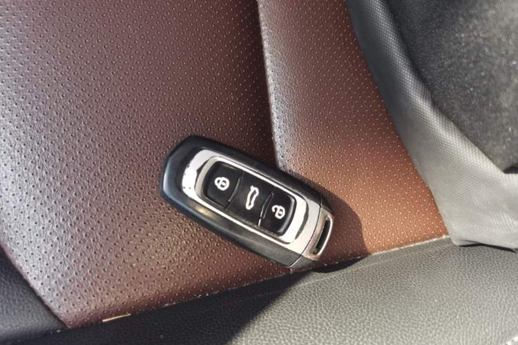 Used Geely Auto Vision 2019 Upgraded Model 1.5L CVT Luxury Version China VI Standard Vehicle Key