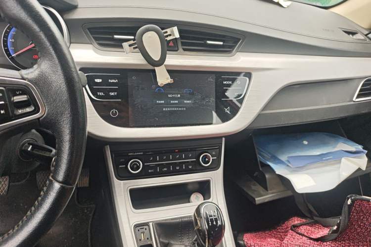 Used Geely Auto Vision 2019 Upgraded Model 1.5L Manual Luxury Version China VI Standard Audio And AC Panel