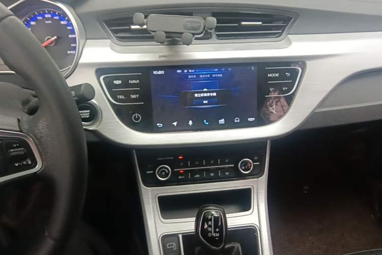 Used Geely Auto Vision 2019 Upgraded Model 1.5L Automatic Luxury Version China V Standard Audio And AC Panel