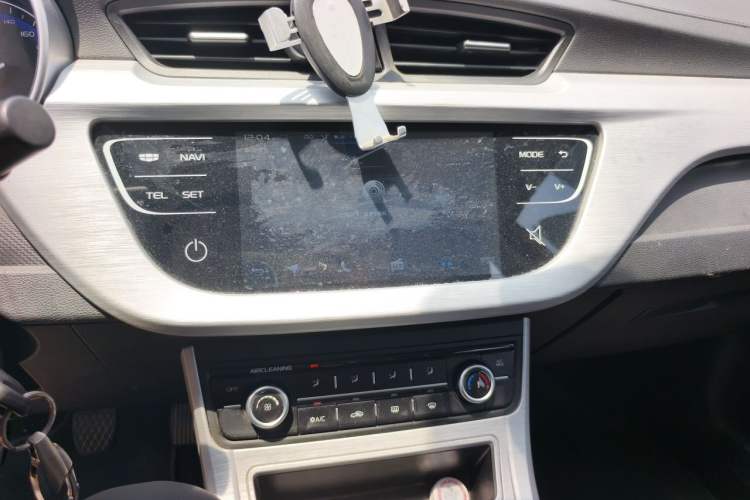 Used Geely Auto Vision 2019 Upgraded Model 1.5L Manual Luxury Version China VI Standard Audio And AC Panel