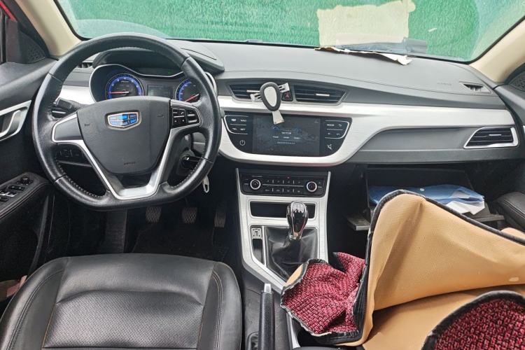 Used Geely Auto Vision 2019 Upgraded Model 1.5L Manual Luxury Version China VI Standard Center Console
