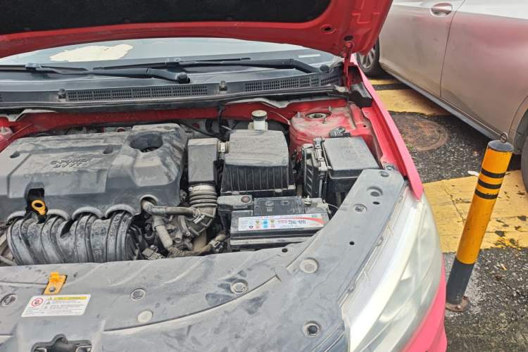 Used Geely Auto Vision 2019 Upgraded Model 1.5L Manual Luxury Version China VI Standard Engine Bay Left