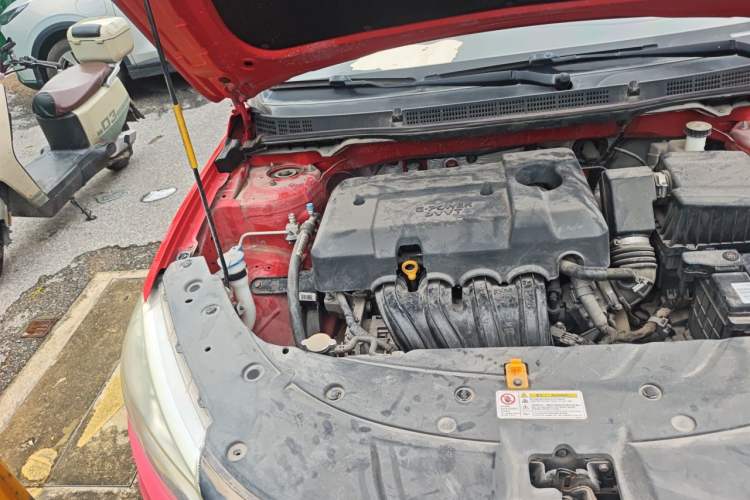 Used Geely Auto Vision 2019 Upgraded Model 1.5L Manual Luxury Version China VI Standard Engine Bay Right