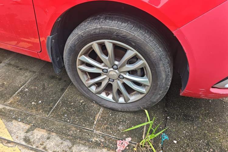Used Geely Auto Vision 2019 Upgraded Model 1.5L Manual Luxury Version China VI Standard Right Front Wheel Hub