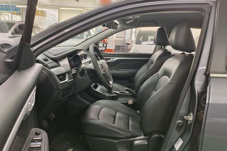 Used Geely Auto Vision 2019 Upgraded Model 1.5L Manual Luxury Version China VI Standard Left Front Seat