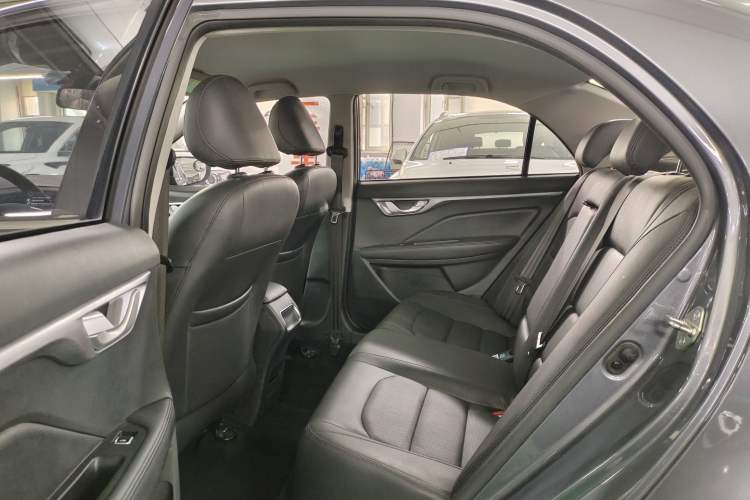 Used Geely Auto Vision 2019 Upgraded Model 1.5L Manual Luxury Version China VI Standard Left Rear Seat