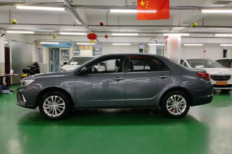 Used Geely Auto Vision 2019 Upgraded Model 1.5L Manual Luxury Version China VI Standard Left Side