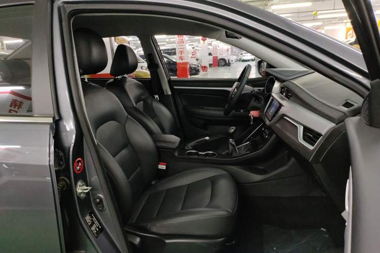 Used Geely Auto Vision 2019 Upgraded Model 1.5L Manual Luxury Version China VI Standard Right Front Seat