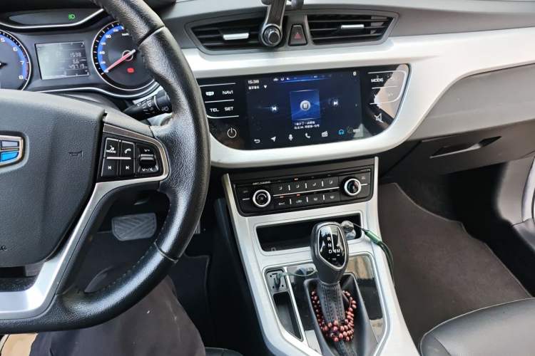 Used Geely Auto Vision 2019 Upgraded Model 1.5L CVT Luxury Version China VI Standard Audio And AC Panel