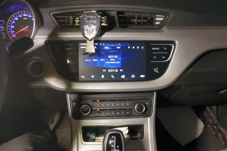 Used Geely Auto Vision 2019 Upgraded Model 1.5L CVT Prestige Version China VI Standard Audio And AC Panel