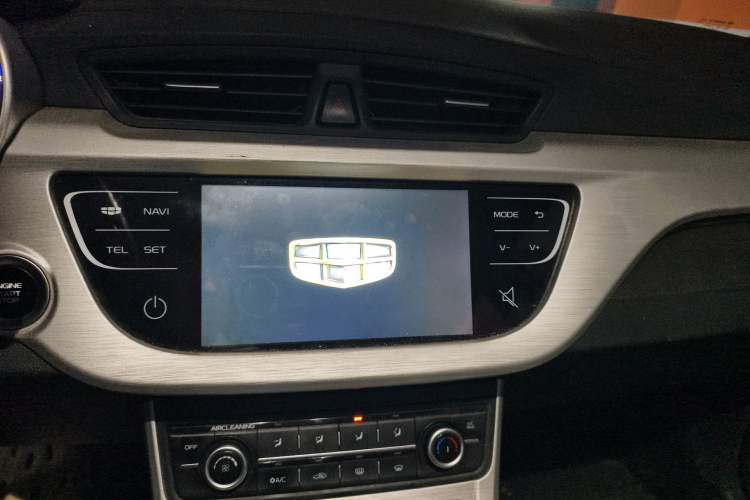Used Geely Auto Vision 2019 Upgraded Model 1.5L CVT Luxury Version China VI Standard Audio And AC Panel