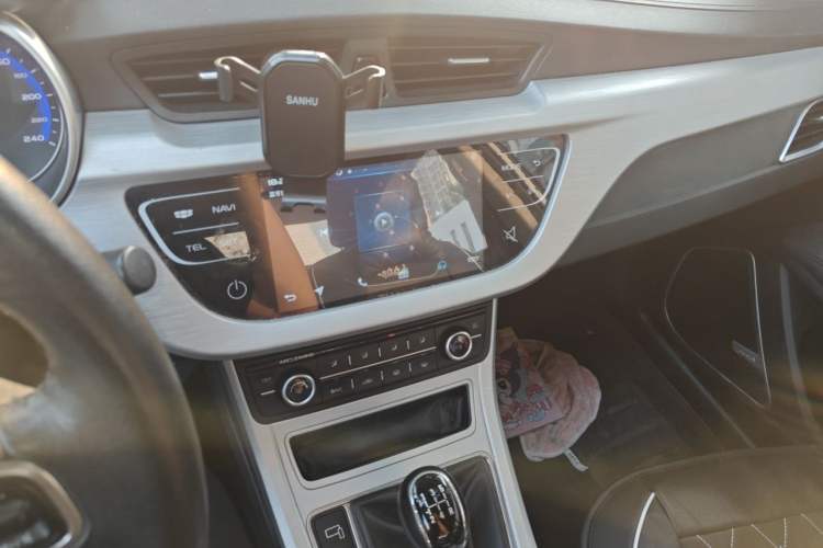 Used Geely Auto Vision 2019 Upgraded Model 1.5L Manual Luxury Version China VI Standard Audio And AC Panel
