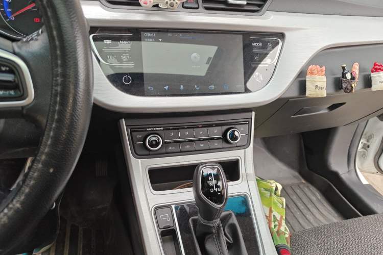 Used Geely Auto Vision 2019 Upgraded Model 1.5L CVT Luxury Version China VI Standard Audio And AC Panel