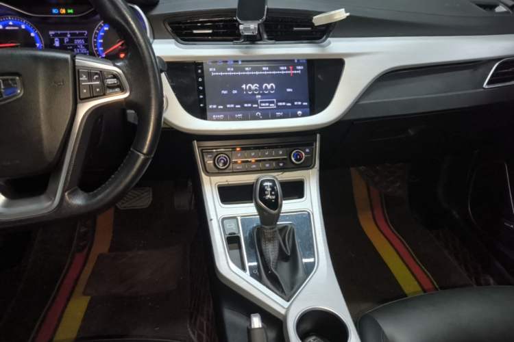 Used Geely Auto Vision 2019 Upgraded Model 1.5L CVT Prestige Version China VI Standard Audio And AC Panel