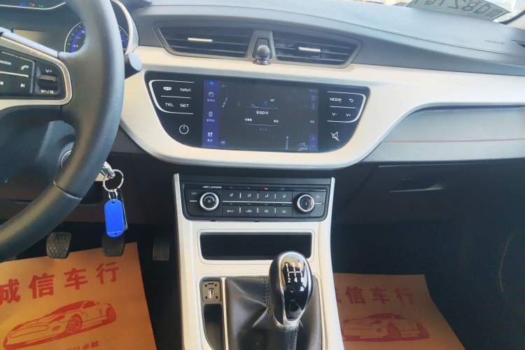 Used Geely Auto Vision 2019 Upgraded Model 1.5L Manual Luxury Version China VI Standard Audio And AC Panel