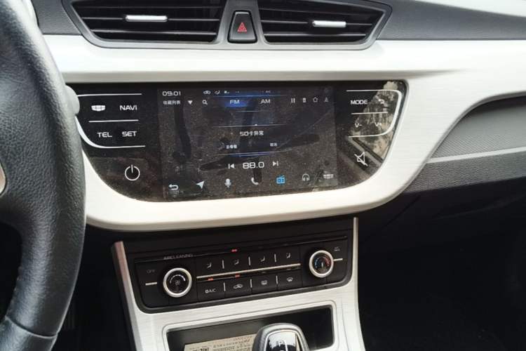Used Geely Auto Vision 2019 Upgraded Model 1.5L CVT Luxury Version China VI Standard Audio And AC Panel