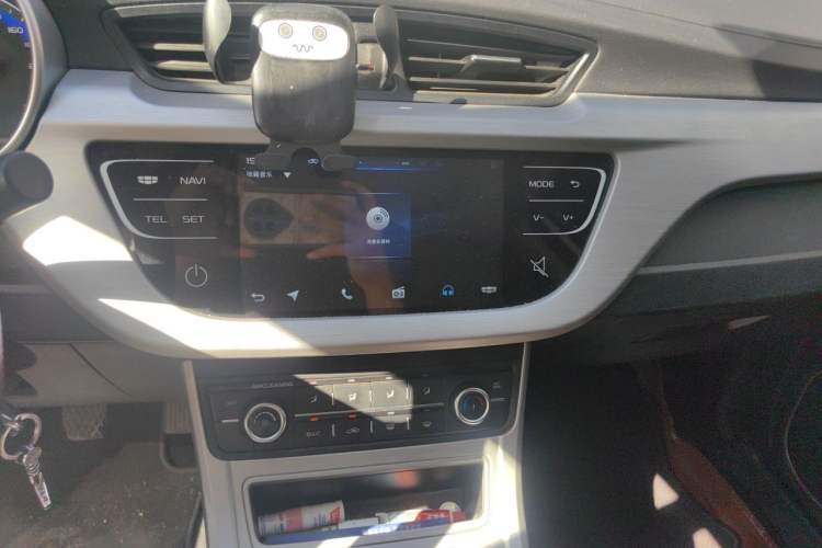 Used Geely Auto Vision 2019 Upgraded Model 1.5L Manual Luxury Version China V Standard Audio And AC Panel