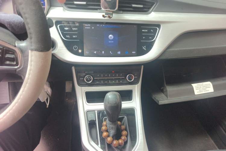 Used Geely Auto Vision 2019 Upgraded Model 1.5L CVT Luxury Version China VI Standard Audio And AC Panel