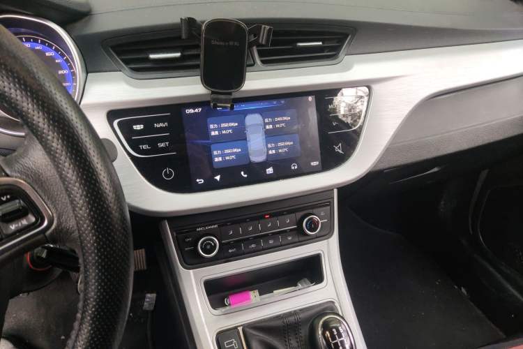 Used Geely Auto Vision 2019 Upgraded Model 1.5L Manual Luxury Version China VI Standard Audio And AC Panel