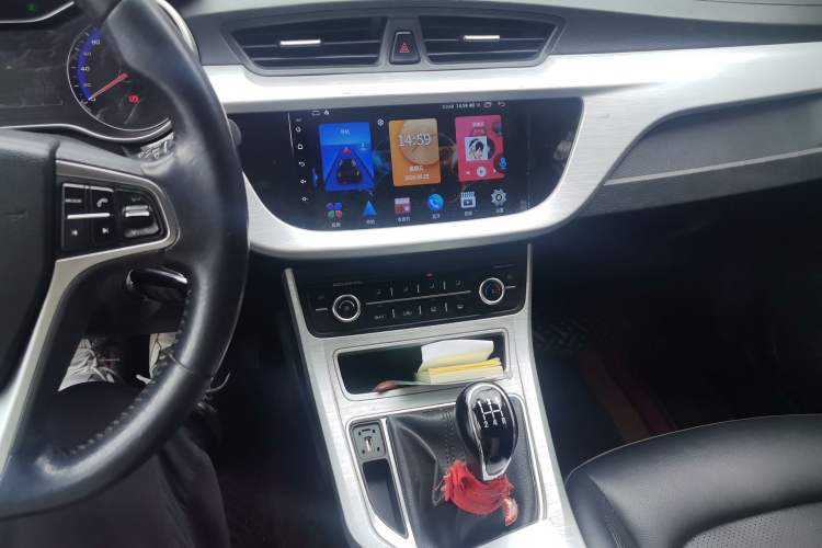 Used Geely Auto Vision 2019 Upgraded Model 1.5L Manual Luxury Version China V Standard Audio And AC Panel