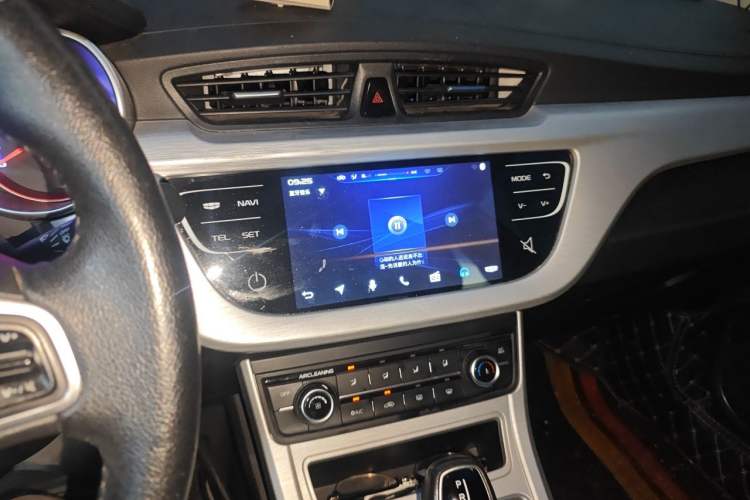 Used Geely Auto Vision 2019 Upgraded Model 1.5L CVT Luxury Version China VI Standard Audio And AC Panel