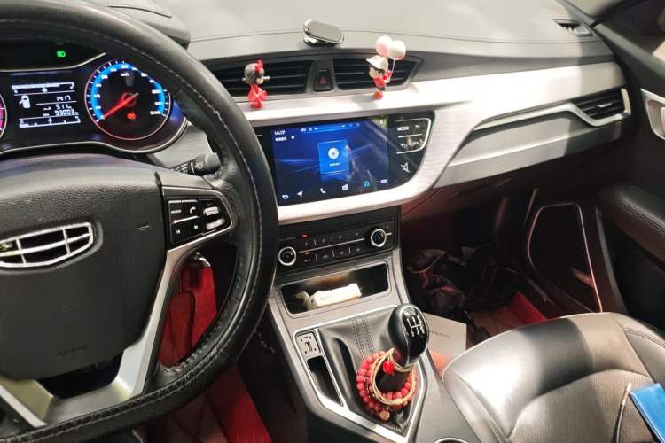 Used Geely Auto Vision 2019 Upgraded Model 1.5L Manual Luxury Version China V Standard Audio And AC Panel