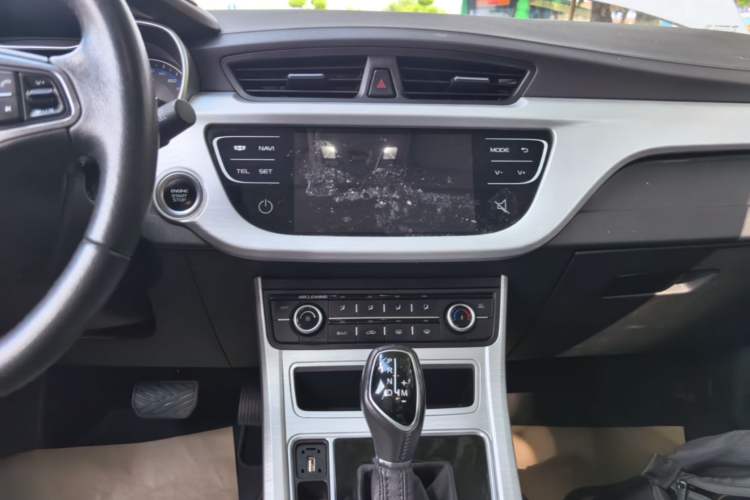 Used Geely Auto Vision 2019 Upgraded Model 1.5L CVT Prestige Version China VI Standard Audio And AC Panel