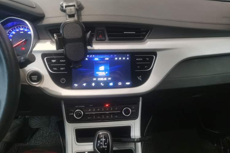Used Geely Auto Vision 2019 Upgraded Model 1.5L CVT Luxury Version China VI Standard Audio And AC Panel