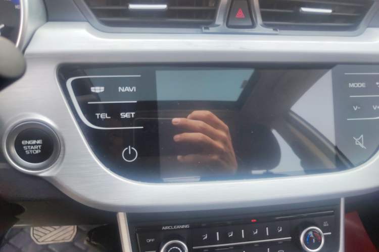 Used Geely Auto Vision 2019 Upgraded Model 1.5L CVT Prestige Version China VI Standard Audio And AC Panel
