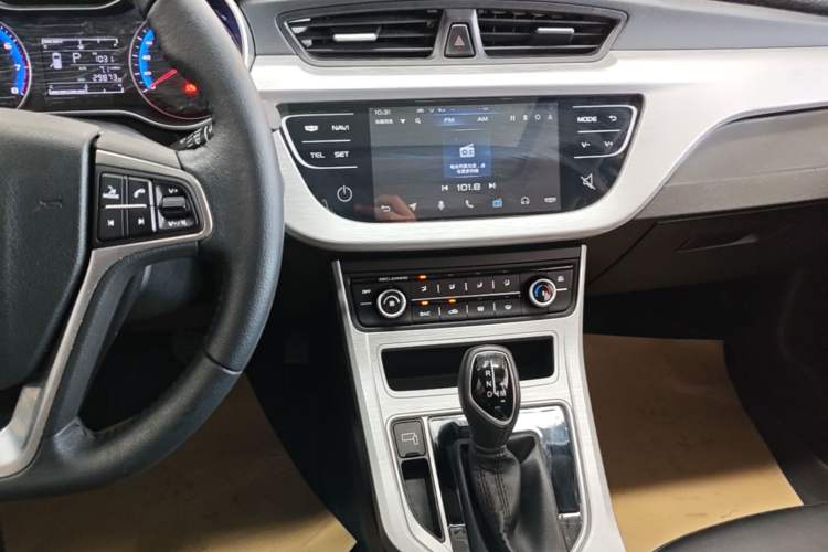 Used Geely Auto Vision 2019 Upgraded Model 1.5L CVT Luxury Version China VI Standard Audio And AC Panel