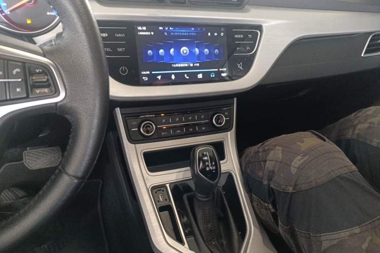 Used Geely Auto Vision 2019 Upgraded Model 1.5L CVT Luxury Version China VI Standard Audio And AC Panel