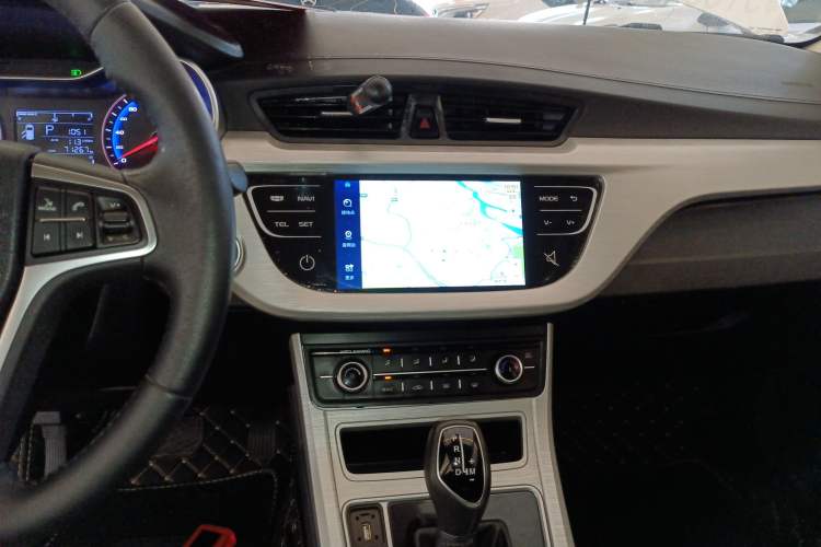 Used Geely Auto Vision 2019 Upgraded Model 1.5L CVT Luxury Version China VI Standard Audio And AC Panel