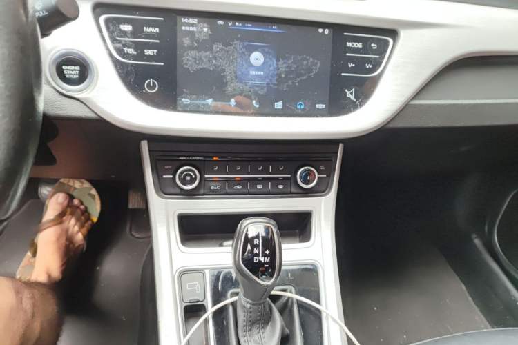 Used Geely Auto Vision 2019 Upgraded Model 1.5L CVT Luxury Version China VI Standard Audio And AC Panel