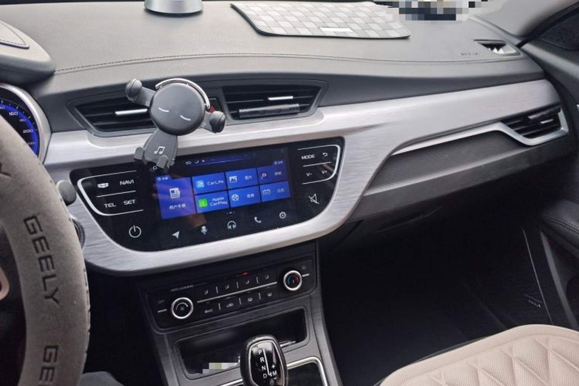 Used Geely Auto Vision 2019 Upgraded Model 1.5L CVT Luxury Version China VI Standard Audio And AC Panel