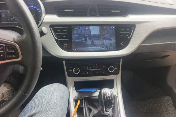 Used Geely Auto Vision 2019 Upgraded Model 1.5L Manual Luxury Version China VI Standard Audio And AC Panel