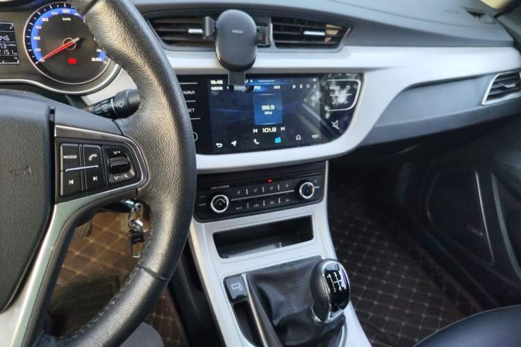Used Geely Auto Vision 2019 Upgraded Model 1.5L Manual Luxury Version China V Standard Audio And AC Panel