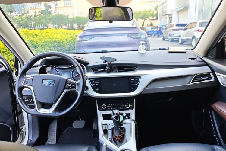Used Geely Auto Vision 2019 Upgraded Model 1.5L CVT Luxury Version China VI Standard Center Console