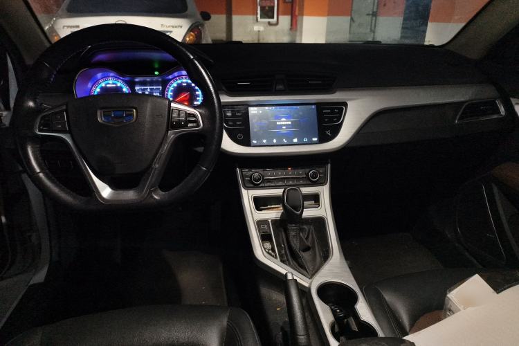 Used Geely Auto Vision 2019 Upgraded Model 1.5L CVT Luxury Version China VI Standard Center Console