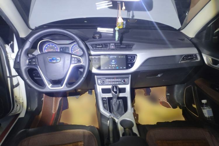 Used Geely Auto Vision 2019 Upgraded Model 1.5L CVT Luxury Version China VI Standard Center Console