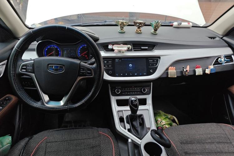 Used Geely Auto Vision 2019 Upgraded Model 1.5L CVT Luxury Version China VI Standard Center Console