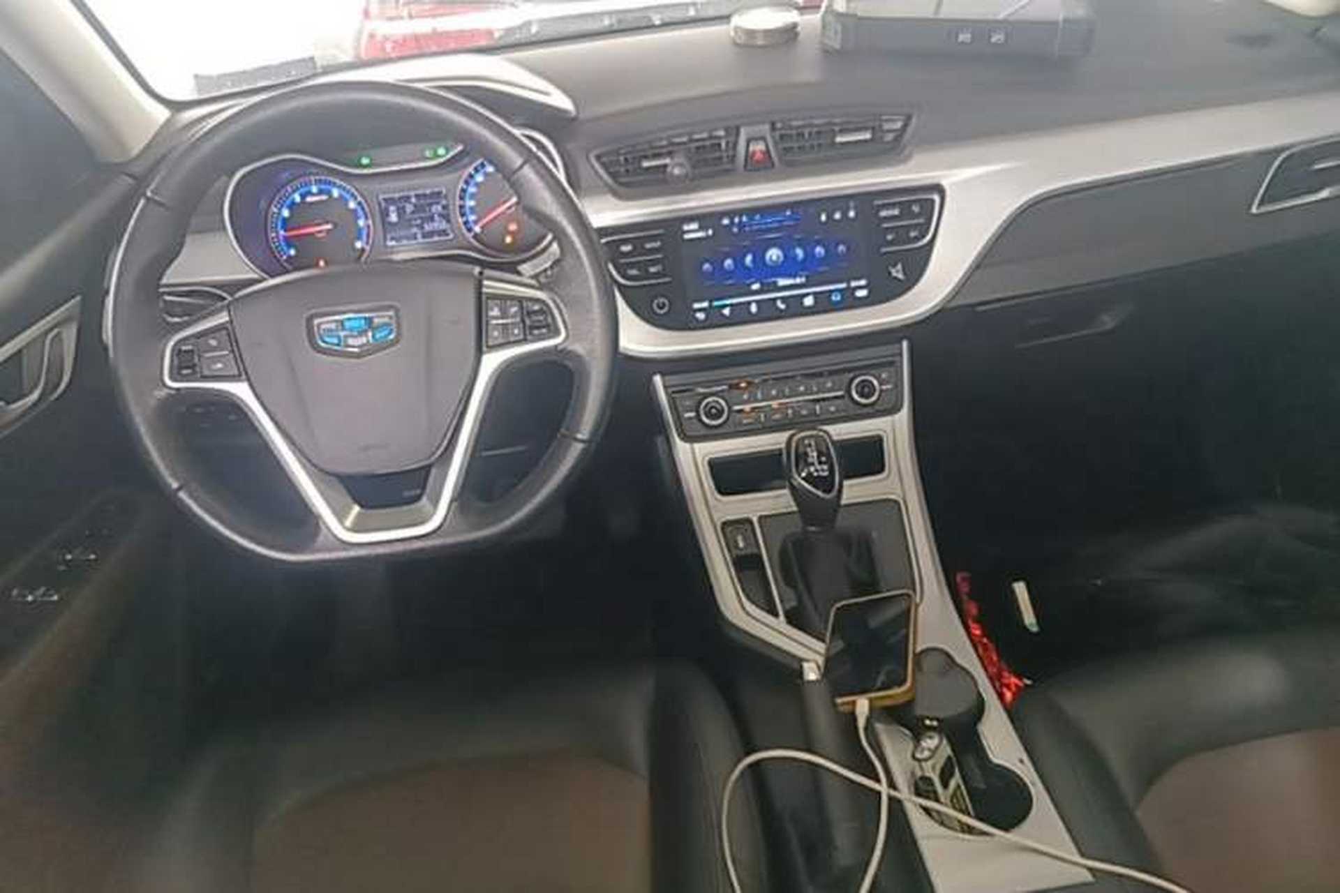 Used Geely Auto Vision 2019 Upgraded Model 1.5L CVT Luxury Version China VI Standard Center Console